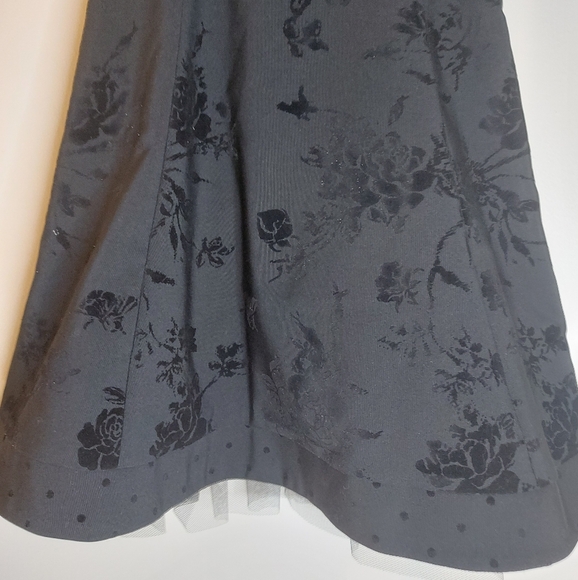 Le Chateau Black Velvet Embossed Halter Dress - Picture 4 of 8